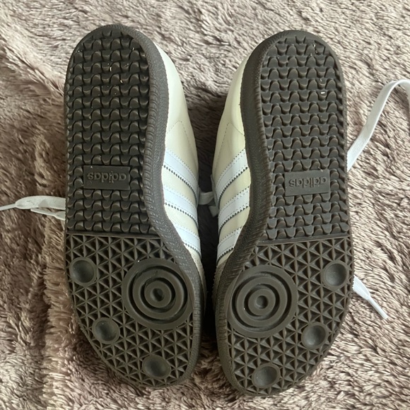 Adidas Women's Samba OG sneakers in Cream/White - Picture 3 of 5